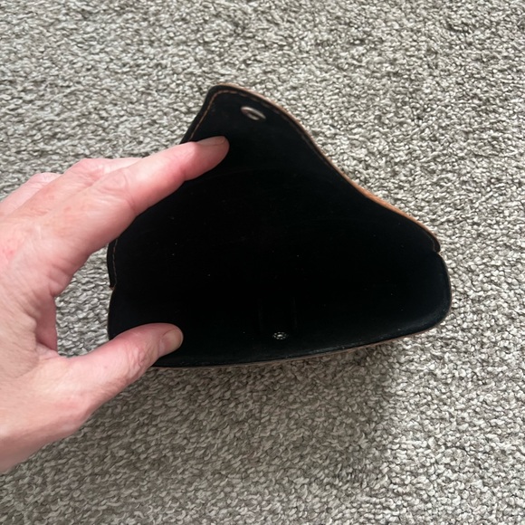 Ray-Ban Tan Leather Sunglasses Holder - Picture 3 of 3